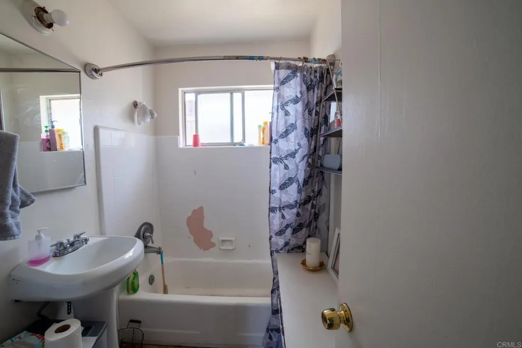 271 Quintard Street Chula Vista, CA 91911 - Photo 9 of 29