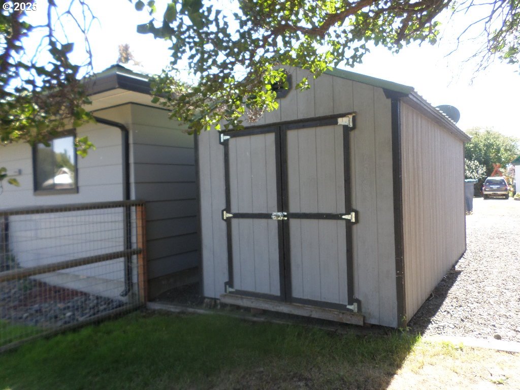 201 Southwest Litch Street Enterprise, OR 97828 - Photo 16 of 23