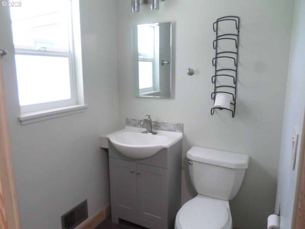 201 Southwest Litch Street Enterprise, OR 97828 - Photo 9 of 23