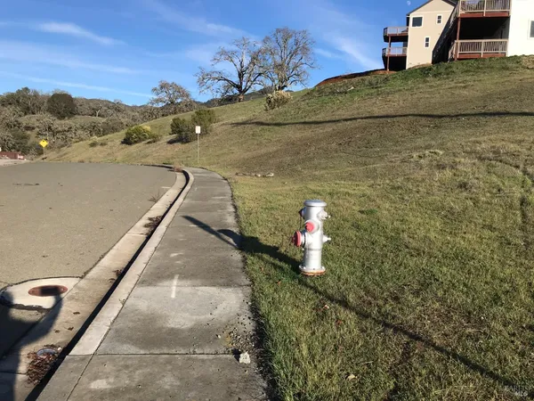 a view of a tennis court