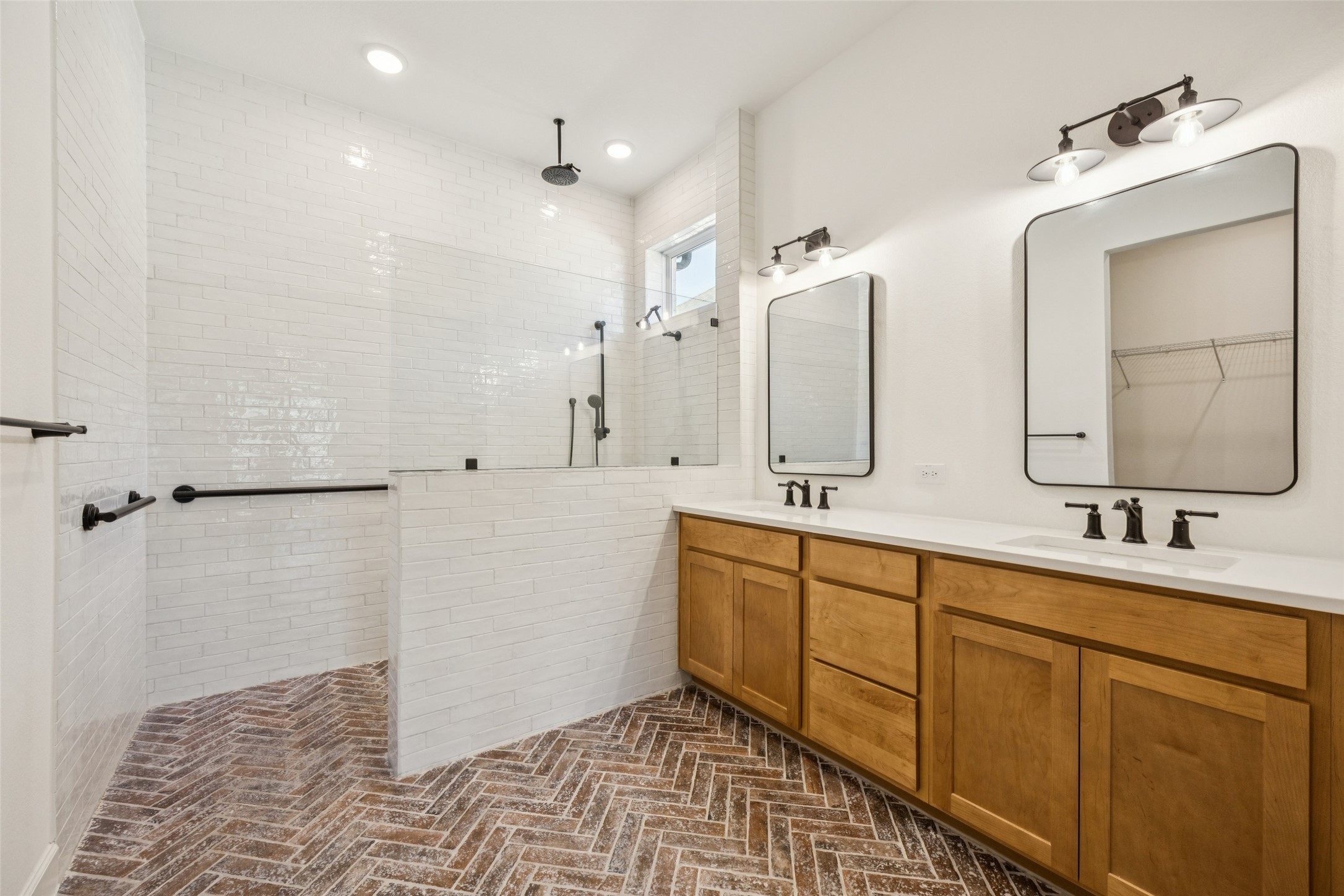 15611 Red Panda Road Conroe, TX 77302 - Photo 9 of 27 Primary Ensuite Bathroom