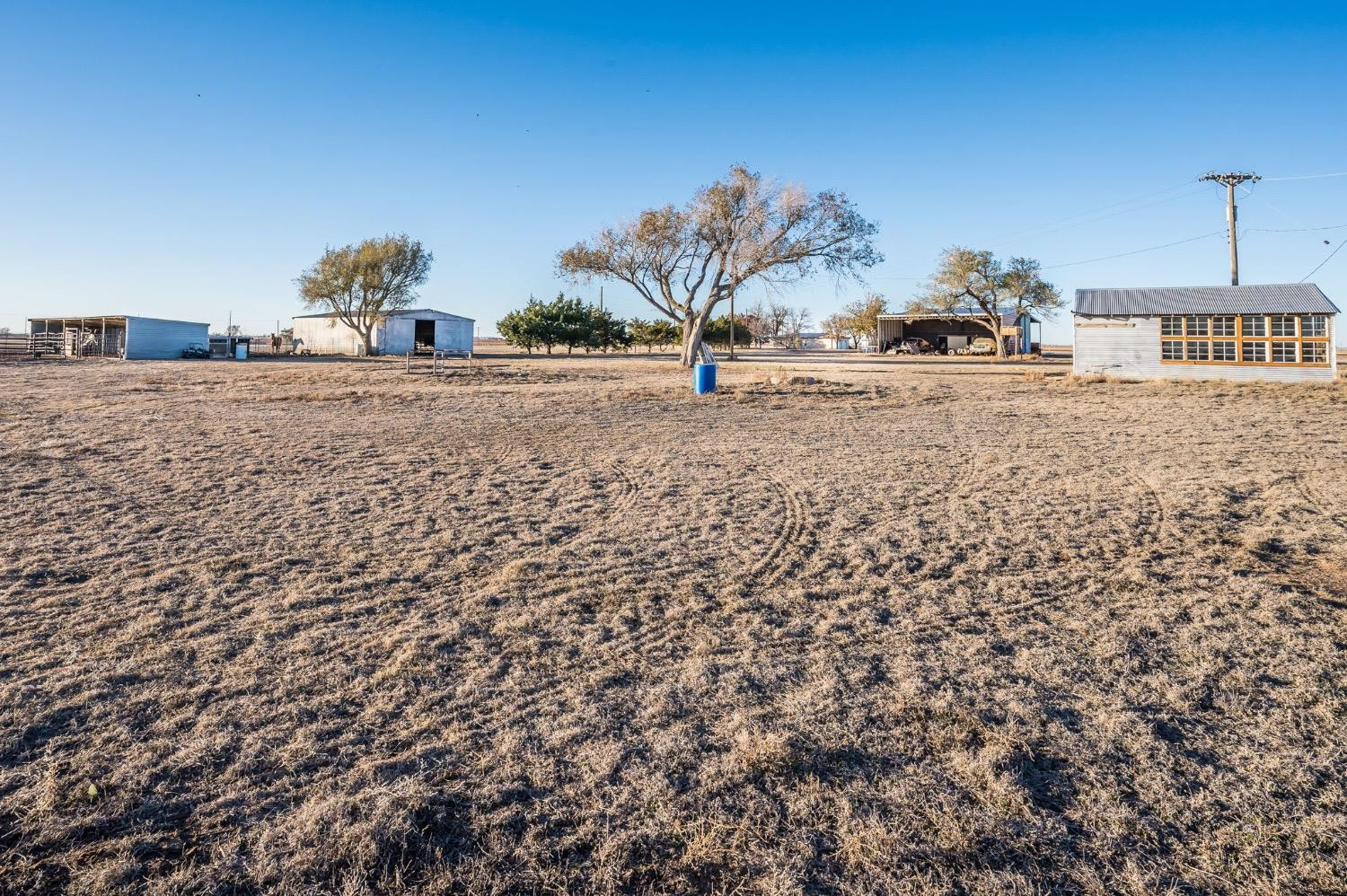 1401 County Road Z Plainview, TX 79072 - Photo 36 of 41 a view of parking space