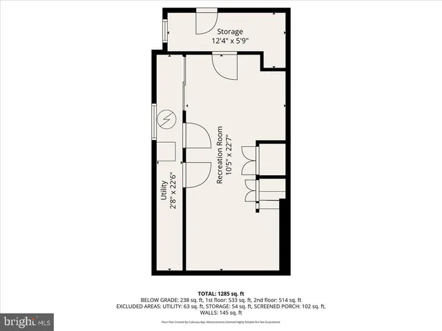 a picture of a room with a small kitchen