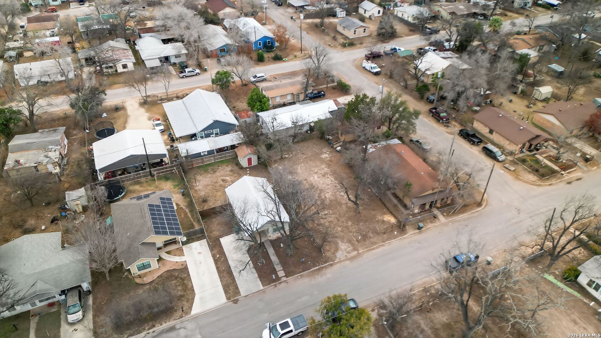 527 Juarez Street Uvalde, TX 78801 - Photo 12 of 24