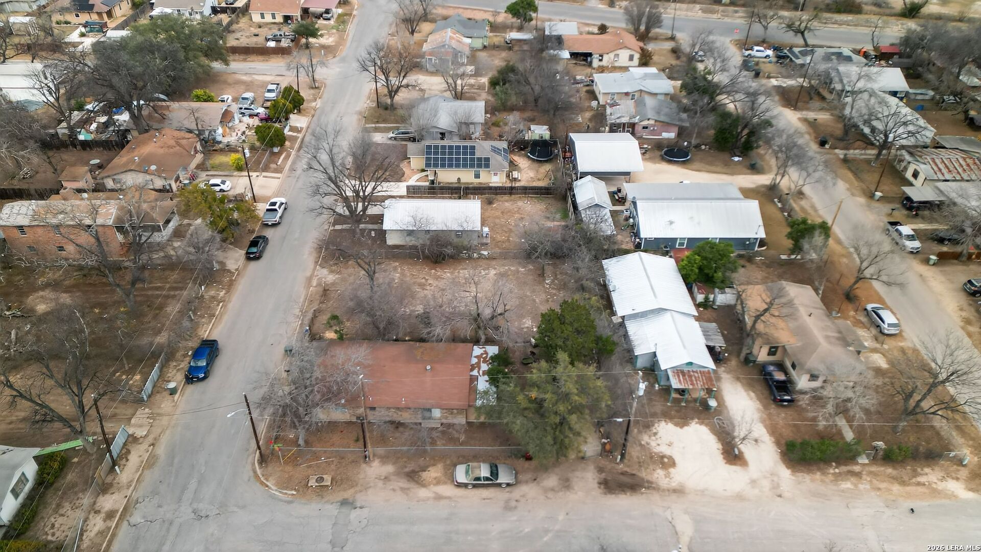 527 Juarez Street Uvalde, TX 78801 - Photo 14 of 24