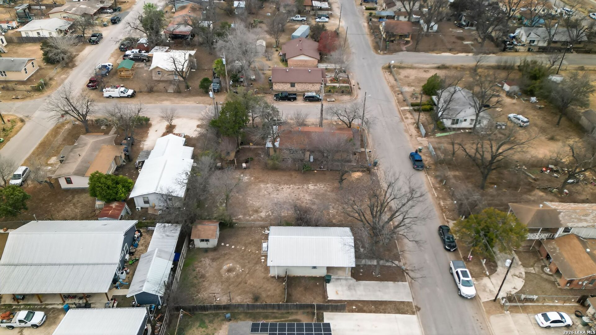 527 Juarez Street Uvalde, TX 78801 - Photo 15 of 24