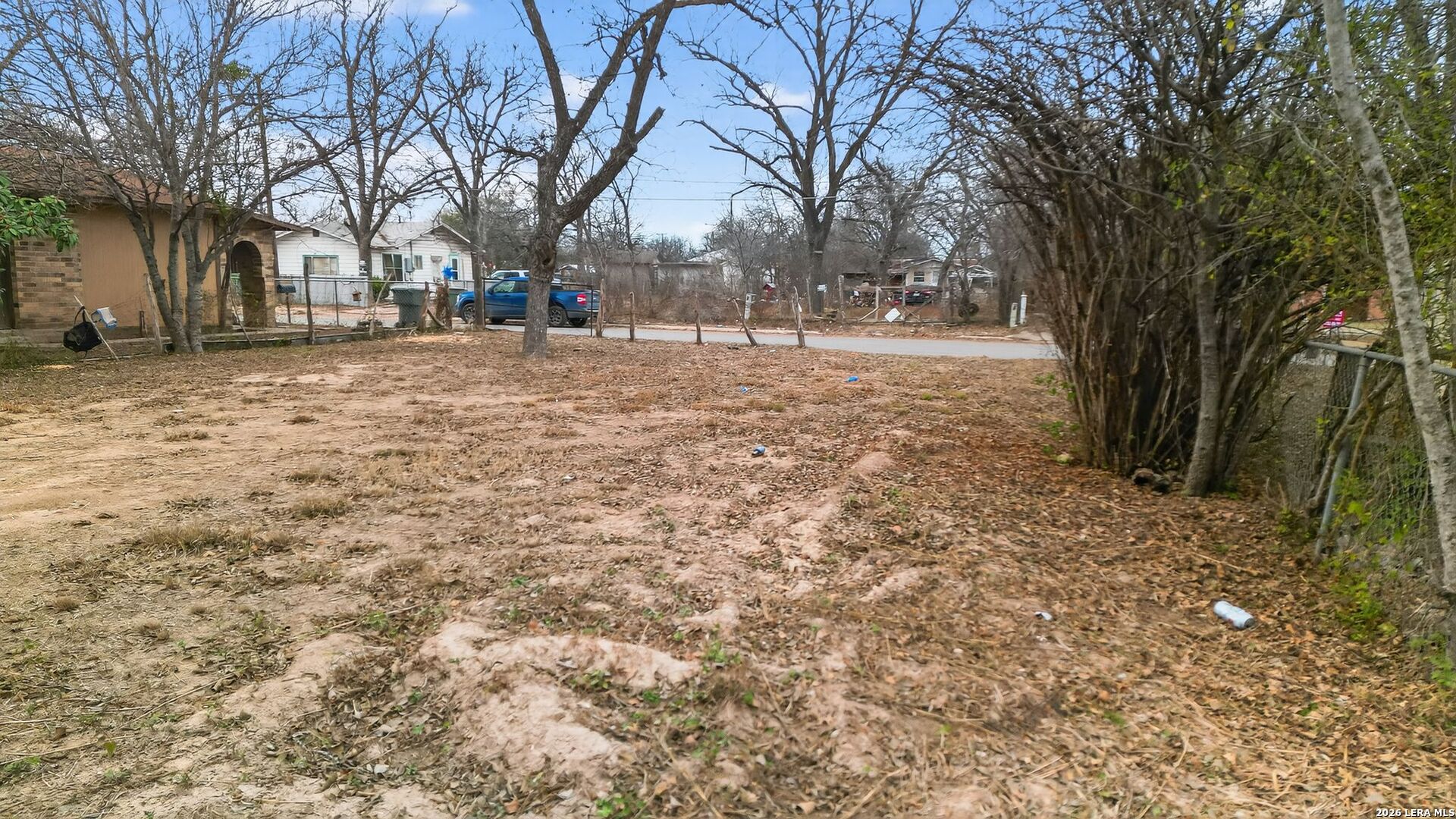 527 Juarez Street Uvalde, TX 78801 - Photo 4 of 24