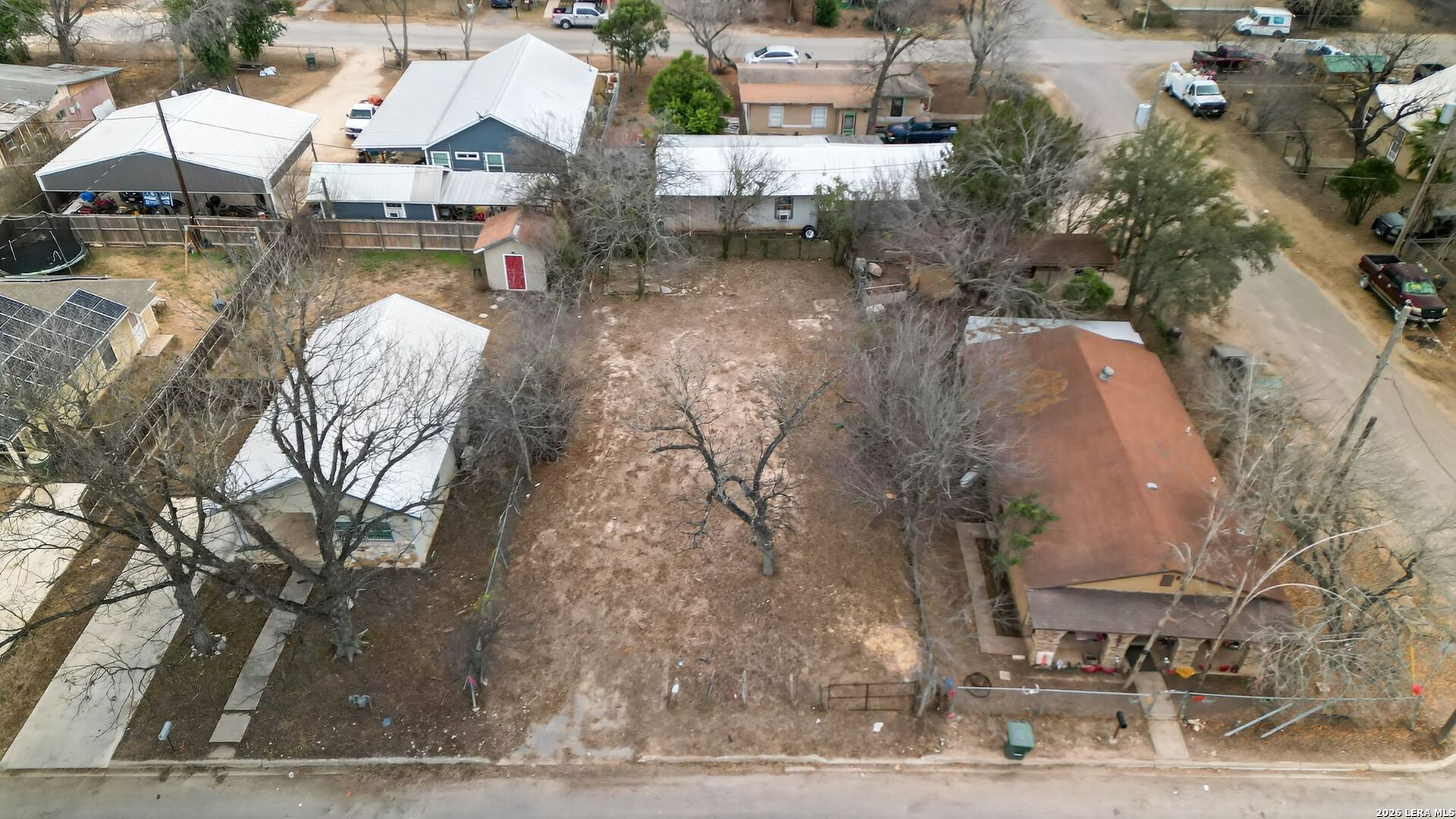 527 Juarez Street Uvalde, TX 78801 - Photo 7 of 24