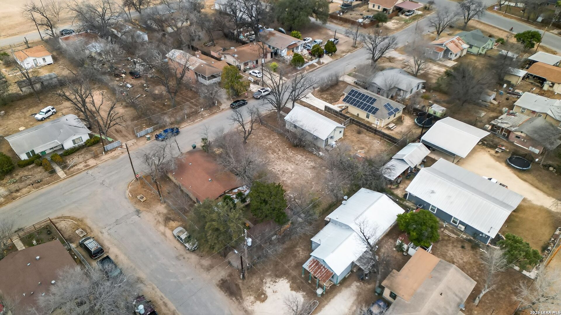 527 Juarez Street Uvalde, TX 78801 - Photo 10 of 24