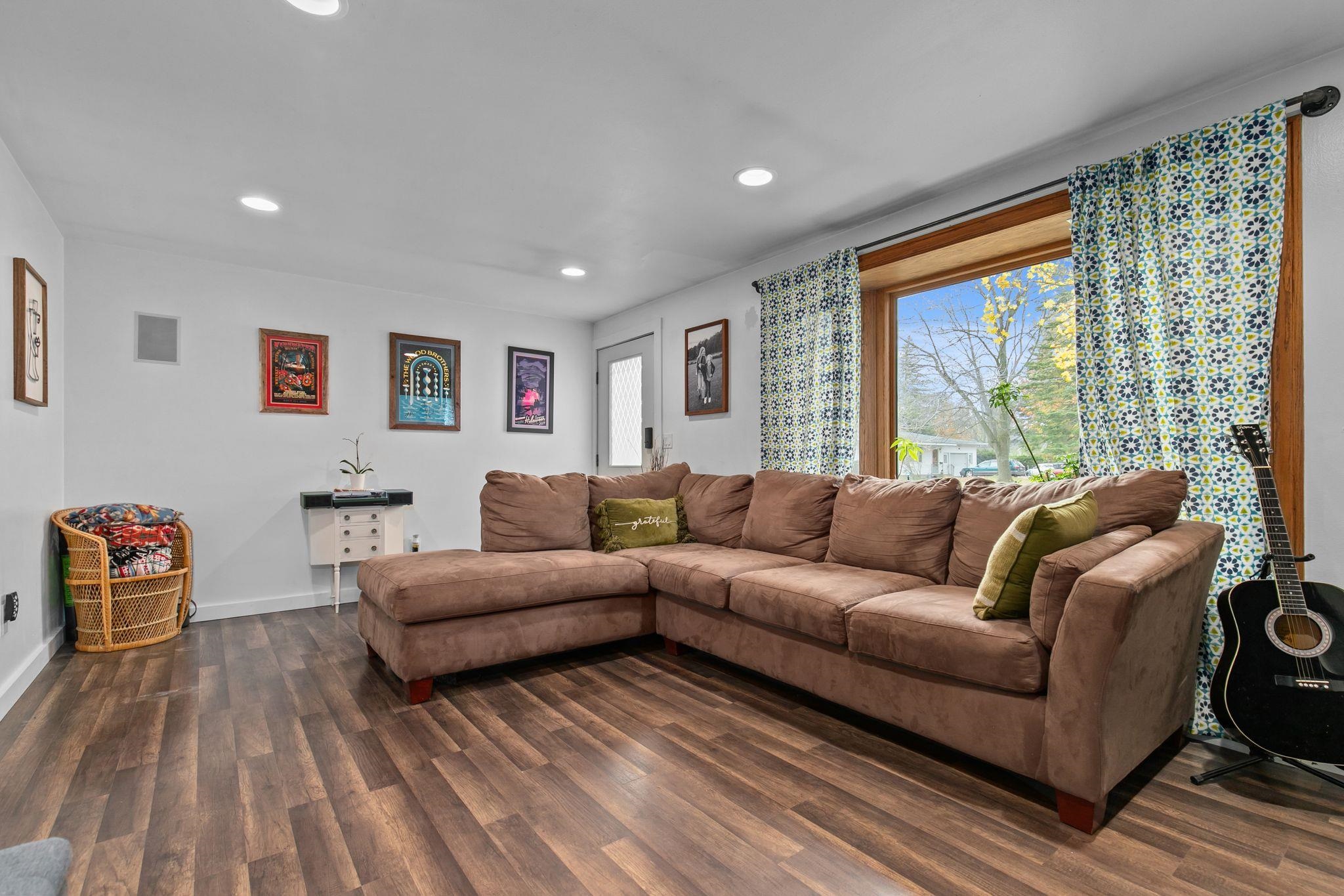 602 North Street Waupaca, WI 54981 - Photo 3 of 34