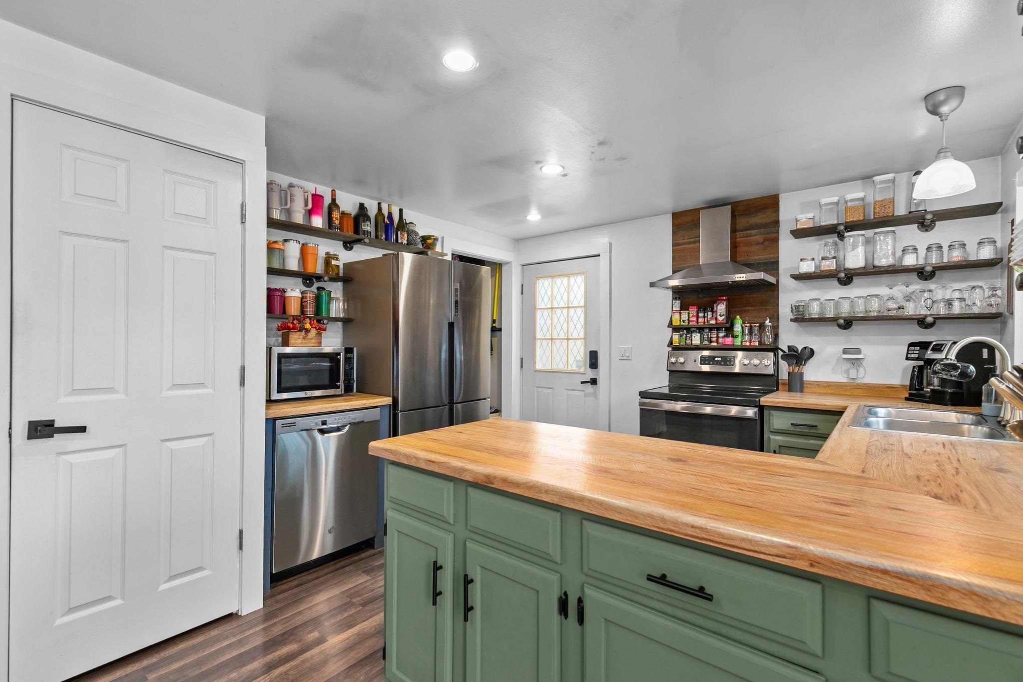 602 North Street Waupaca, WI 54981 - Photo 8 of 34