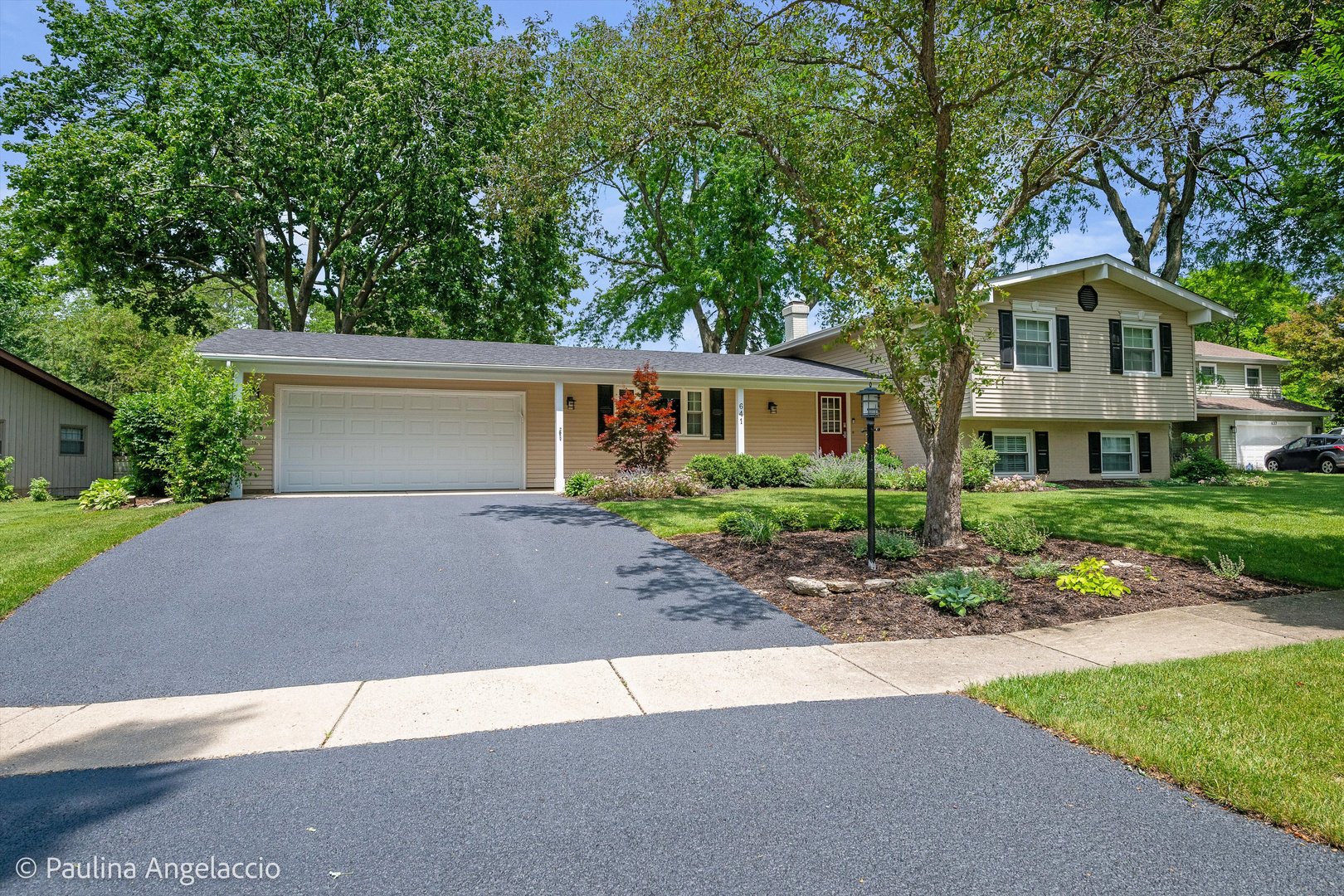 641 Aberdeen Road Cary, IL 60013 - Photo 2 of 34