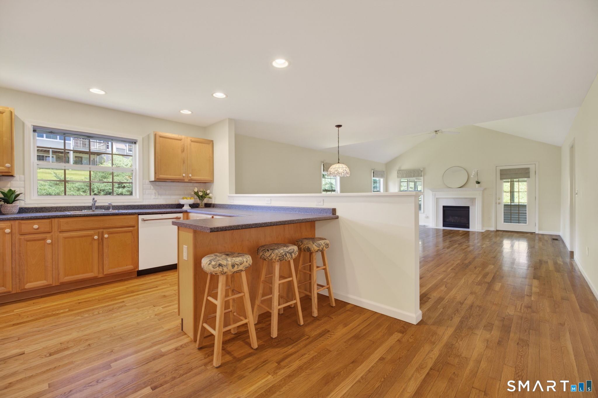 128 Louis Hill Road, Unit 128 Newtown, CT 06482 - Photo 17 of 36