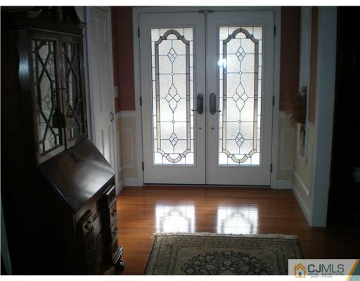 147 Dutch Road East Brunswick, NJ 08816 - Photo 2 of 22 Gallery Image 2
