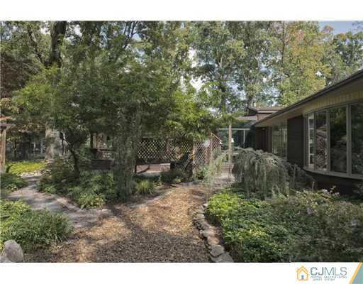 147 Dutch Road East Brunswick, NJ 08816 - Photo 15 of 22 Gallery Image 15