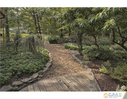 147 Dutch Road East Brunswick, NJ 08816 - Photo 18 of 22 Gallery Image 18