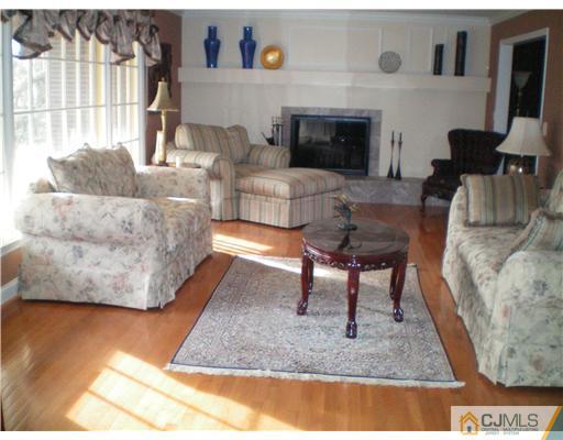 147 Dutch Road East Brunswick, NJ 08816 - Photo 3 of 22 Gallery Image 3