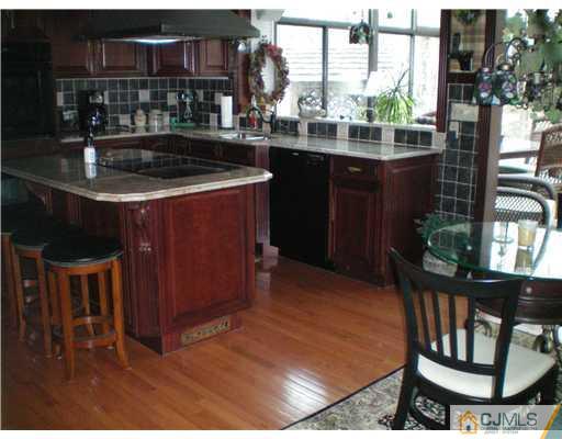 147 Dutch Road East Brunswick, NJ 08816 - Photo 5 of 22 Gallery Image 5
