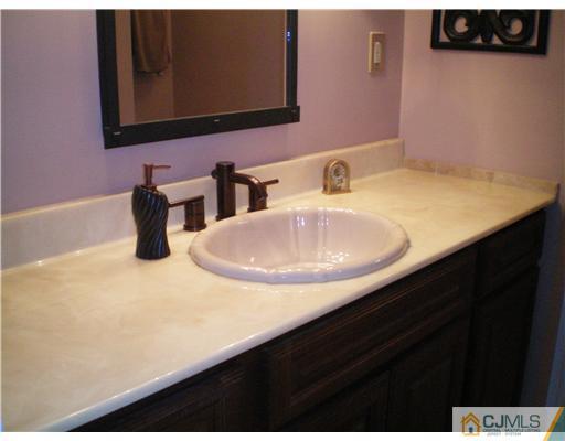 147 Dutch Road East Brunswick, NJ 08816 - Photo 8 of 22 Gallery Image 8