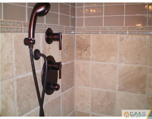 147 Dutch Road East Brunswick, NJ 08816 - Photo 9 of 22 Gallery Image 9