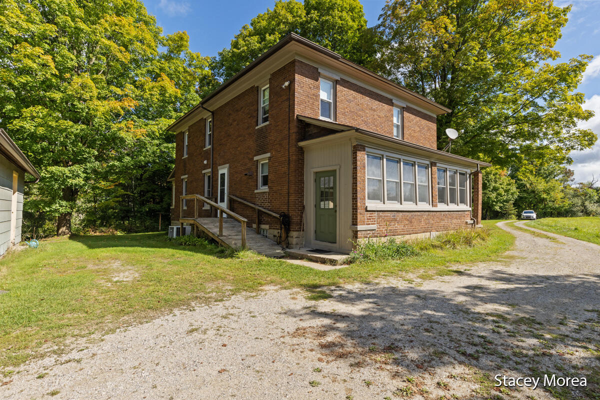 10048 State Road Nunica, MI 49448 - Photo 3 of 68 IMG_1003
