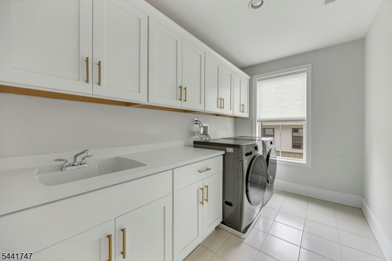 63 Samuel Way Chatham, NJ 07928 - Photo 8 of 48
