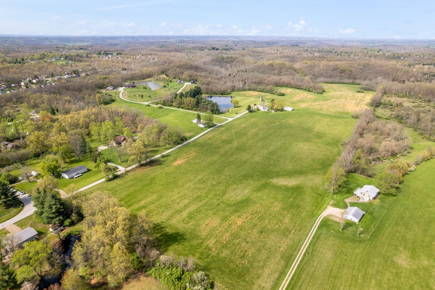1230 Justis Road Lawrenceburg, IN 47025 - Photo 4 of 35
