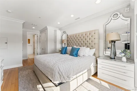 $999,000 | 1 Christie Place, Unit 406W, Scarsdale, NY 10583