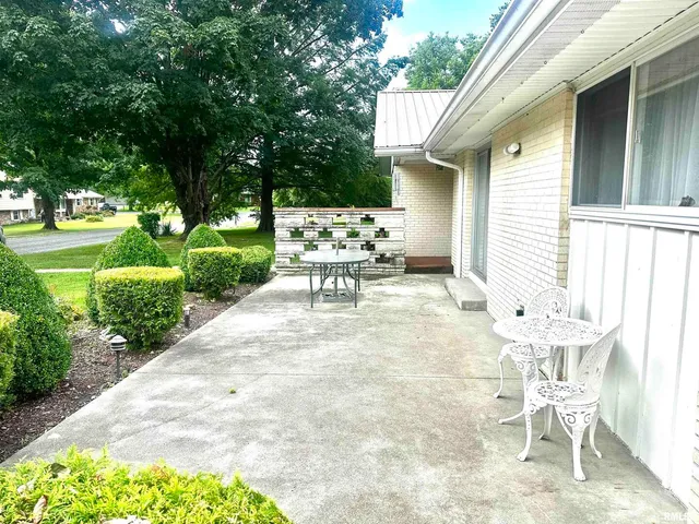 $169,900 | 57 Sherwood Drive, Centralia, IL 62801