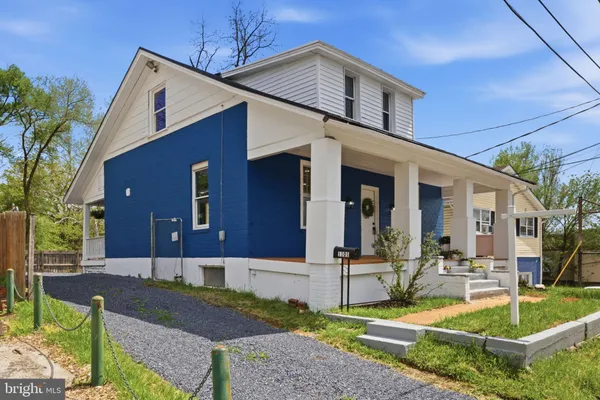 $389,500 | 1101 North Royal Avenue, Front Royal, VA 22630