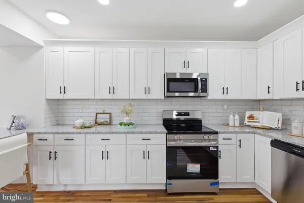 $389,500 | 1101 North Royal Avenue, Front Royal, VA 22630