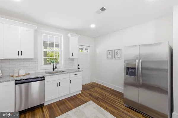 $389,500 | 1101 North Royal Avenue, Front Royal, VA 22630