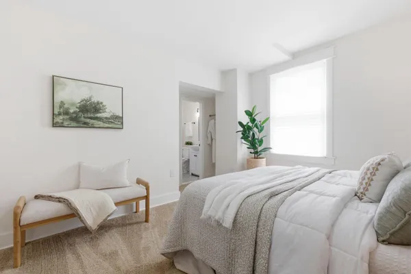 $389,500 | 1101 North Royal Avenue, Front Royal, VA 22630