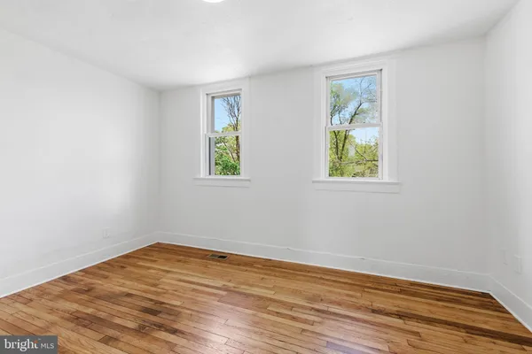 $389,500 | 1101 North Royal Avenue, Front Royal, VA 22630