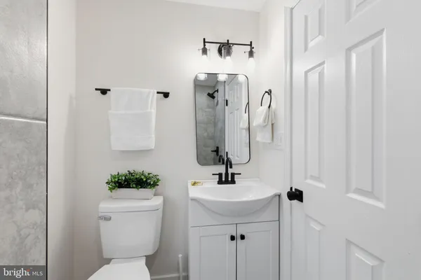 $389,500 | 1101 North Royal Avenue, Front Royal, VA 22630