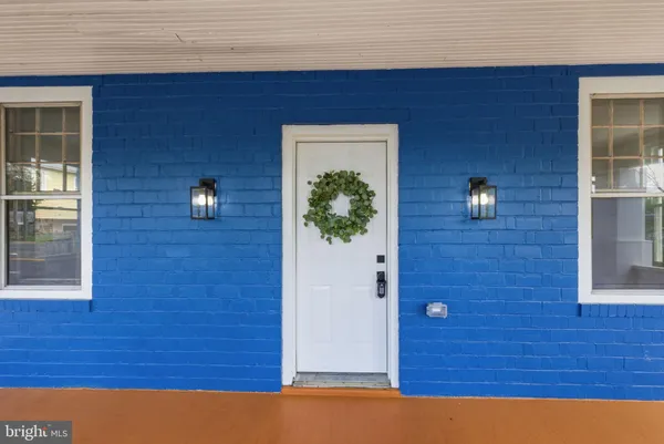 $389,500 | 1101 North Royal Avenue, Front Royal, VA 22630