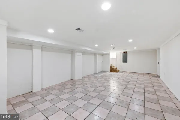 $389,500 | 1101 North Royal Avenue, Front Royal, VA 22630