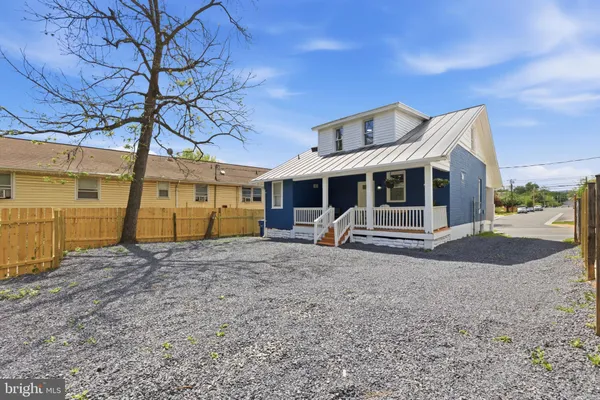 $389,500 | 1101 North Royal Avenue, Front Royal, VA 22630