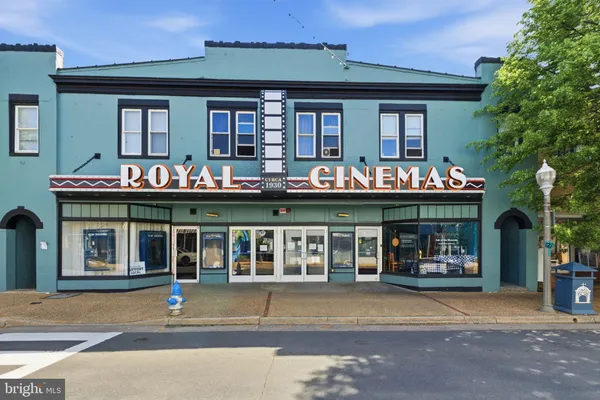 $389,500 | 1101 North Royal Avenue, Front Royal, VA 22630