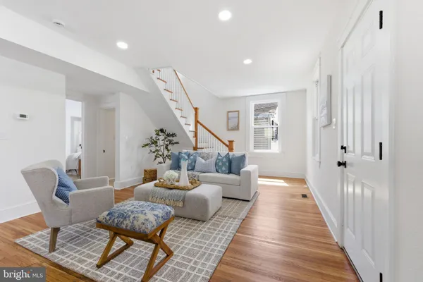 $389,500 | 1101 North Royal Avenue, Front Royal, VA 22630