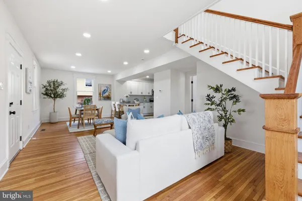 $389,500 | 1101 North Royal Avenue, Front Royal, VA 22630