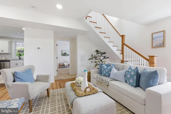 $389,500 | 1101 North Royal Avenue, Front Royal, VA 22630