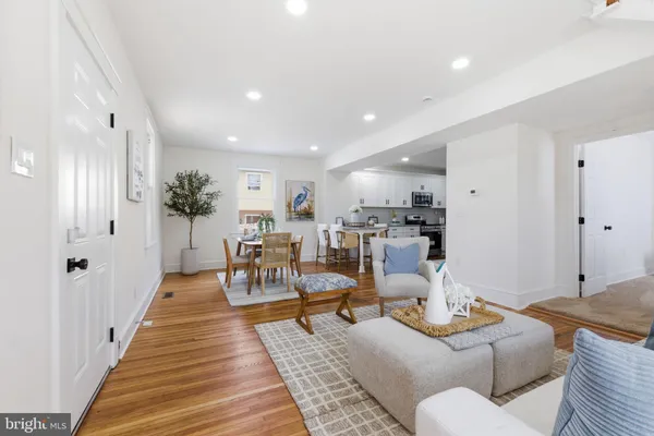 $389,500 | 1101 North Royal Avenue, Front Royal, VA 22630