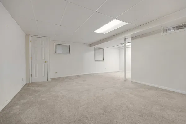 $2,345 | 262 Inverrary Lane, Deerfield, IL 60015