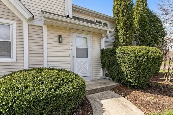 $2,345 | 262 Inverrary Lane, Deerfield, IL 60015