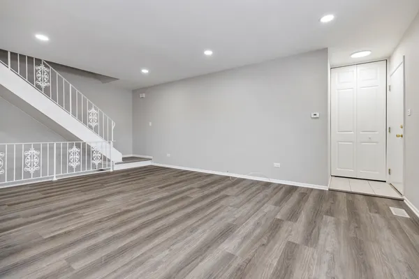 $2,345 | 262 Inverrary Lane, Deerfield, IL 60015