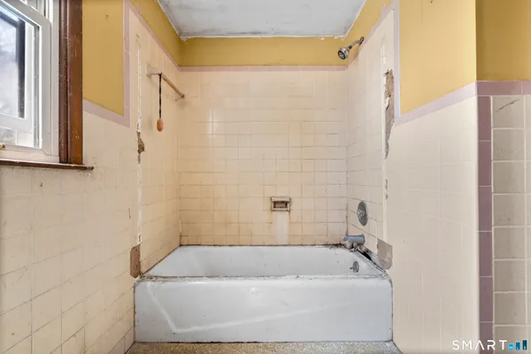 $239,000 | 48 Manor Lane, Wolcott, CT 06716