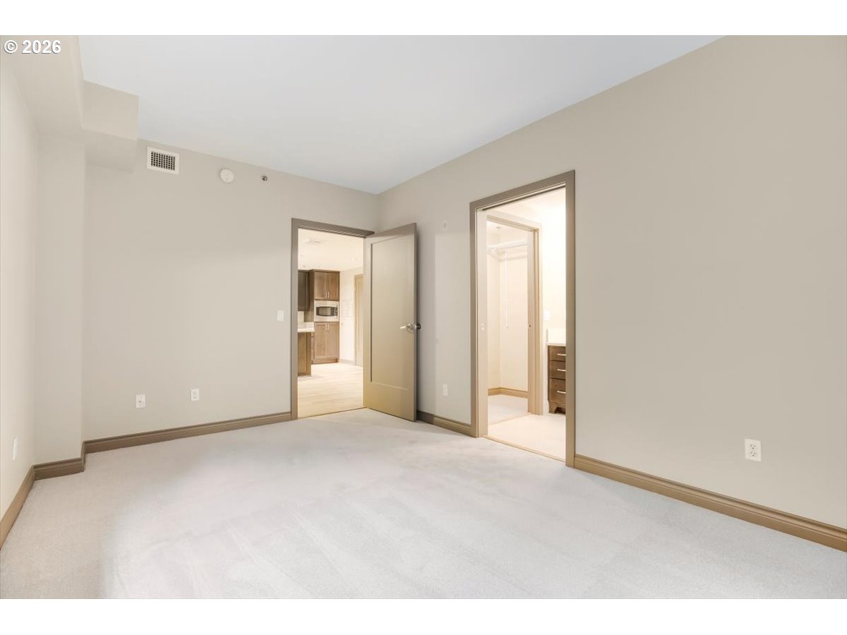 2454 Northwest Westover Road, Unit 102 Portland, OR 97210 - Photo 16 of 32
