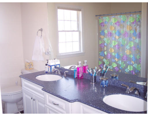 24 Smith Road Hopkinton, MA 01748 - Photo 21 of 28 Gallery Image 21