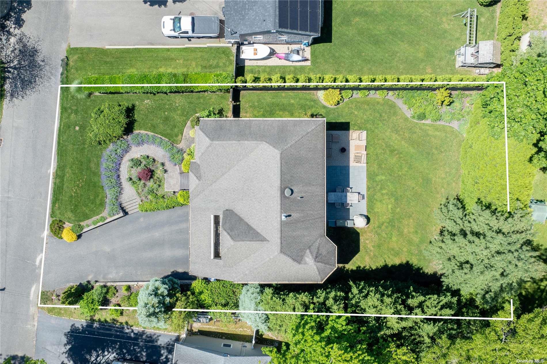 1600 Westview Drive Mattituck, NY 11952 - Photo 24 of 25 an aerial view of a house with a garden